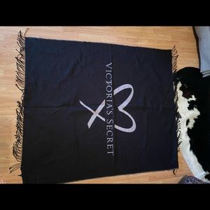 Victoria's Secret Limited Edition Black Pink Heart Blanket Throw